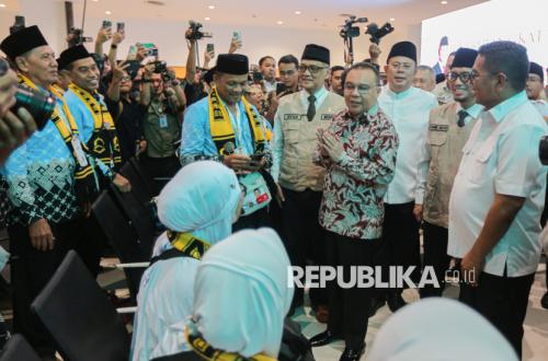 Menteri Haji Lepas Keberangkatan Jamaah Haji Kloter Pertama Banten