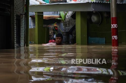 Kebon Pala Tergenang Banjir Hingga 1,5 Meter, Rendam Perabotan Rumah dan Akses Jalan Terganggu