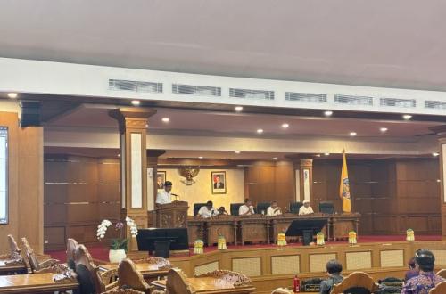 DPRD Bali Sepakat Terima Seluruh Masukan Pemprov soal Raperda Produk Hukum Daerah