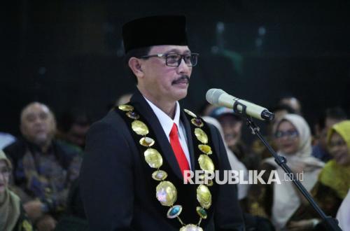 Literasi Keuangan Digelar di Unisba, Para Pakar Ingatkan Bahaya Doom Spending