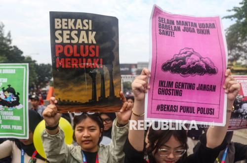 Aksi Aktivis Lingkungan Soroti Polusi Udara di Bekasi