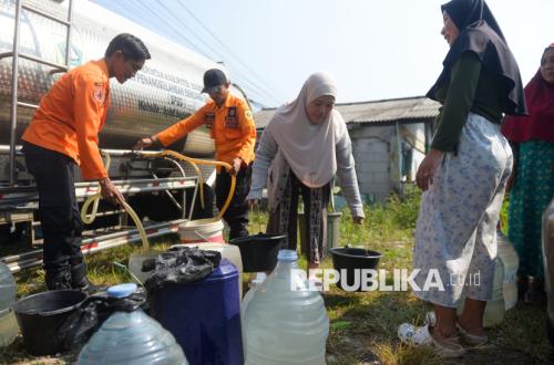 Kemarau Panjang, Warga Dramaga Andalkan Bantuan Air Bersih