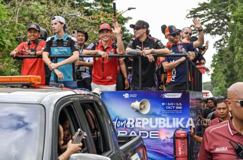 Jelang MotoGP Mandalika, Marc Marquez dan Para Pembalap Sapa Penggemar di Mataram