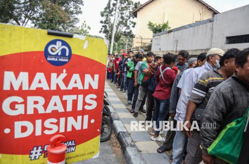 130 Porsi Makanan Gratis Dibagikan untuk Warga di Semarang