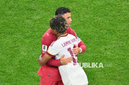 Pelukan Yamal untuk Ronaldo, Saat Sang Legenda Menutup Sebuah Era