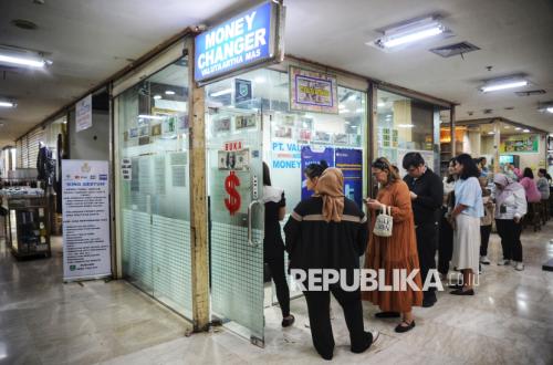 Waspada, Rupiah Berpeluang Sentuh Rp 17.000 per Dolar AS Pekan Ini