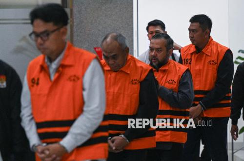 KPK Tahan Lima Tersangka Kasus Dugaan Korupsi Pengadaan Iklan Bank BJB