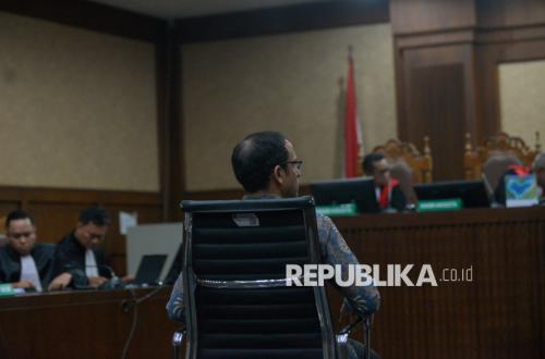 Melampaui Hukum