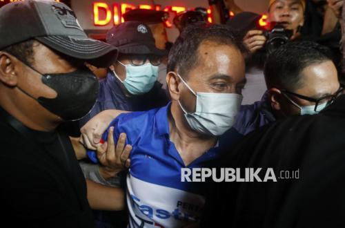 Momen Penahanan Roy Suryo terkait Kasus Dugaan Fitnah soal Ijazah Jokowi