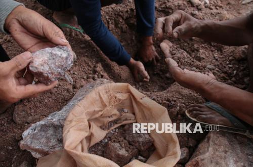 Dua Warga China Tertangkap Basah Mengeruk Emas Ilegal di Hutan Sulut