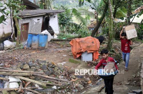 Puluhan Rumah di Bogor Rusak Akibat Pergerakan Tanah