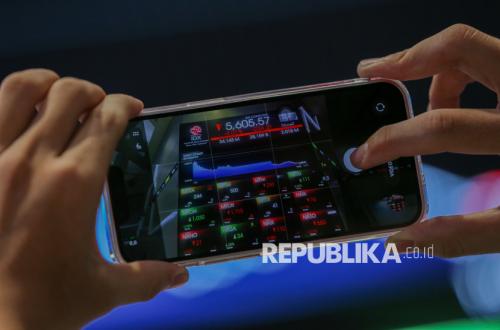 IHSG Turun ke Level 5.886, Investor Kurangi Aset Berisiko