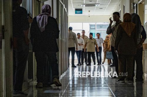 Presiden Prabowo Jenguk Korban Kecelakaan Kereta di RSUD Bekasi