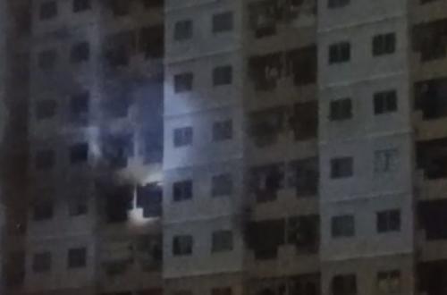 Korsleting Listrik Picu Kebakaran Apartemen Teluk Intan, 53 Orang Dievakuasi Selamat