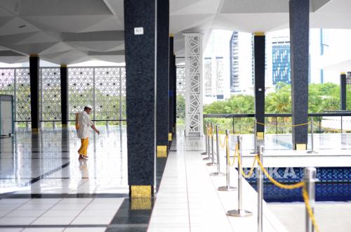 Sholat Tarawih Perdana di Masjid Negara Kuala Lumpur Dipadati Jamaah