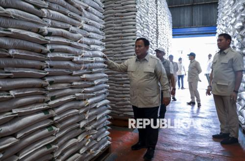 Cek Langsung Stok Beras, Prabowo Sidak Gudang Bulog Danurejo