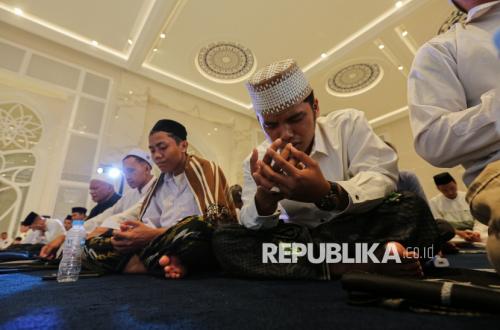 Habib Ali Al Habsyi: Bahaya Terbesar Bukan Musuh di Luar, tetapi Hawa Nafsu dalam Diri