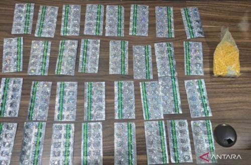Polres Bekasi Sita 1.360 Butir Obat Keras Ilegal di Cikarang