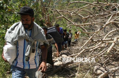 Tujuh Hari Pascagempa NTT, Korban Masih Terus Bertambah