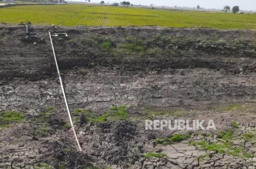 Indramayu Dilanda Kekeringan, Bupati Lucky Hakim Ajak Warganya Sholat Istisqo Minta Hujan