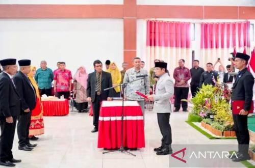 Bupati Dompu Minta Kepala Sekolah Tingkatkan Mutu dan Beri Layanan Adil