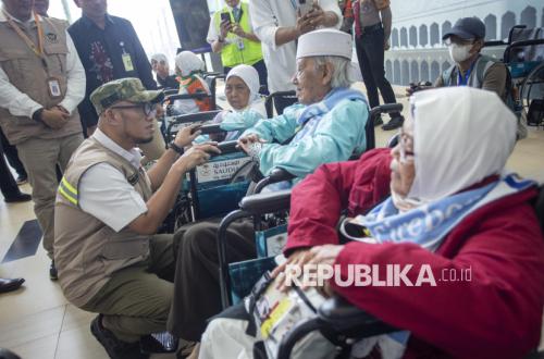 Wamenhaj Tinjau Embarkasi Kertajati, Cek Layanan Jamaah Haji Lansia dan Disabilitas