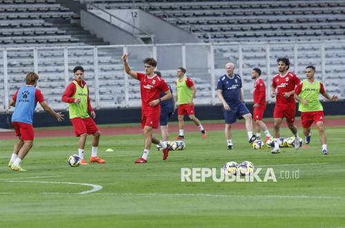 Bung Kus: Herdman Pilih Realistis di Debut Timnas Indonesia Lawan Saint Kitts dan Nevis