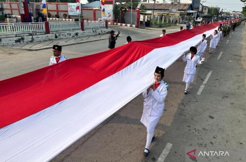 KNPI Kaltara Gelar Kirab Bendera Merah Putih Sepanjang 2.026 Meter di Tanjung Selor