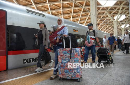 Whoosh Berhenti di Kopo, KCIC Jamin Keamanan Operasional Whoosh Saat Cuaca Ekstrem