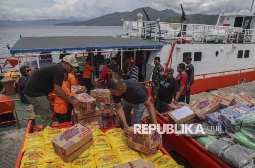 4 Ton Bantuan Logistik Dikirim ke Warga Terdampak Gempa di Pulau Batang Dua Ternate
