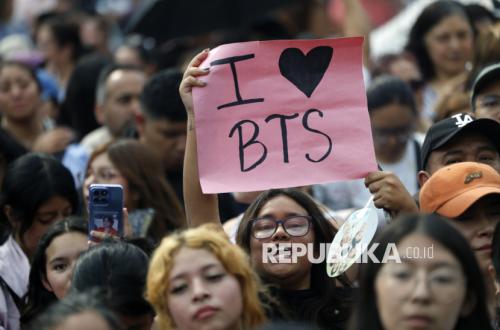 Kisah Army War Tiket Konser BTS: Baru Masuk Antrean Tembus Ratusan Ribu, VIP Langsung Habis