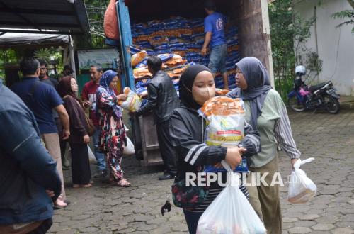 Survei: Rakyat Keluhkan Ekonomi Tapi Puas dengan Pemerintah