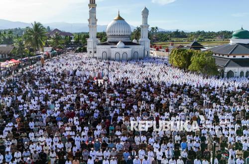 Jamaah Tarekat Naqsabandiyah dan Syattariah Lakukan Sholat Idul Adha Lebih Awal