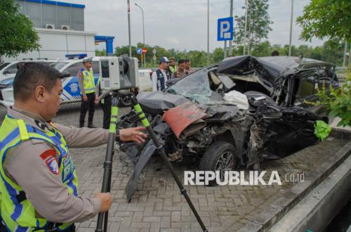 Polisi Selidiki Kecelakaan Maut yang Menimpa Rombongan DPR di Tol Pasuruan-Probolinggo