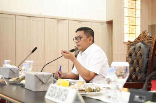 Gubernur Andra Soni Minta BUMD Banten Kerja Optimal Topang Ekonomi Daerah