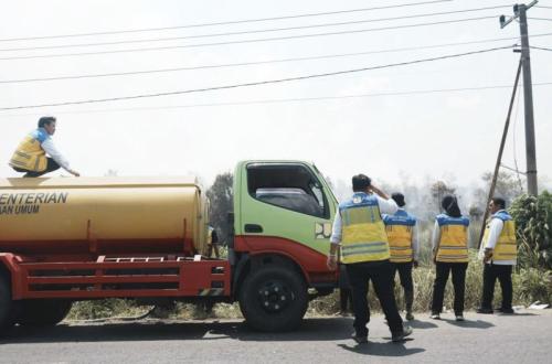 PU Kerahkan Pompa dan Tangki Air Atasi Kekeringan serta Karhutla di Kalimantan Barat