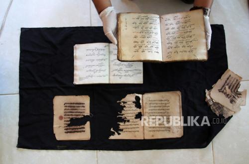 Dua Dasawarsa Menyelamatkan Manuskrip Islam Minangkabau