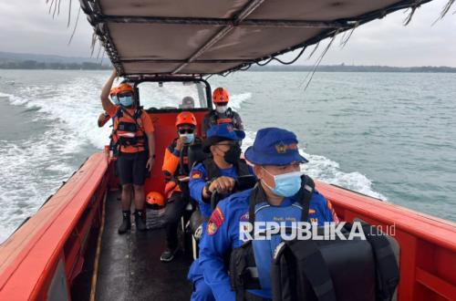 Polisi Perluas Pencarian Jurnalis Hilang di Selat Sunda Hingga ke Perairan Lampung