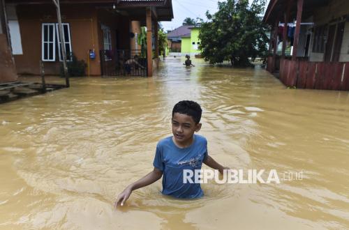 Banjir Kepung Permukiman Warga di Jambi