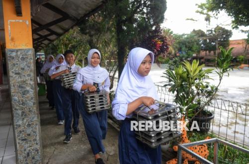 BGN Hentikan Operasional 1.512 SPPG di Pulau Jawa