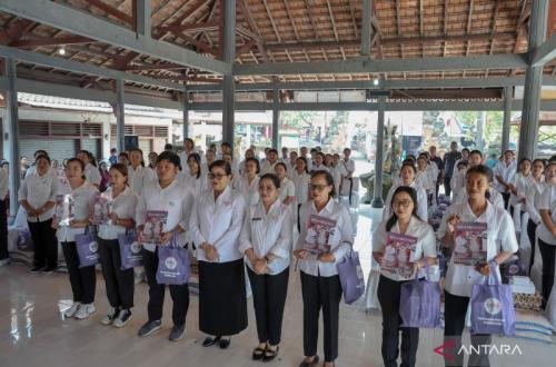 Tim Pembina Posyandu Bali Apresiasi Kader di Badung Lewat Aksi Berbagi