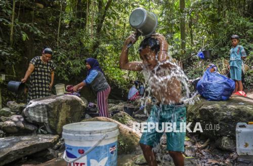 Kemarau Dua Bulan, Warga Gurabunga Bergantung pada Mata Air Ake Goa