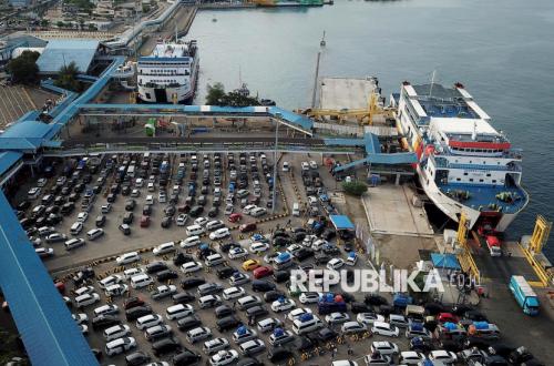 Paguyuban Minta Pembenahan Kurangi Antrean Kapal di Penyeberangan Merak