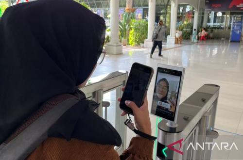 685 Ribu Pelanggan KA Jarak Jauh Manfaatkan Face Recognition di Daop 8 Surabaya