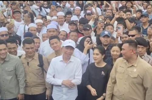 Jokowi Hadiri Kirab Budaya PSI di Tegal