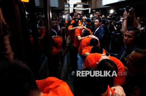 320 WNA Tersangka Judi Online Dibawa ke Kantor Imigrasi untuk Pemeriksaan Lanjutan