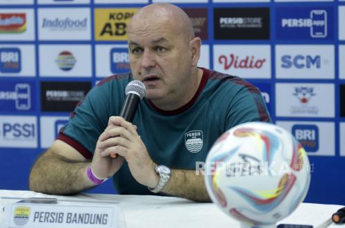 Bojan Minta Persib Lupakan Euforia dan Fokus Kunci Gelar Juara BRI Super League 2025/2026