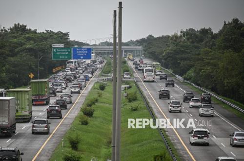Urai Kepadatan Arus Balik, One Way Diberlakukan di Tol Trans Jawa Arah Jakarta