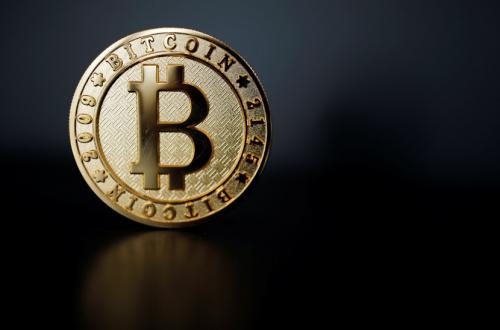 Harga Emas Merosot, Bitcoin Justru Menguat
