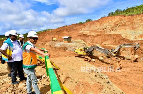 Bahlil Persilakan Greenpeace Buktikan Klaim Tiga Izin Tambang Baru